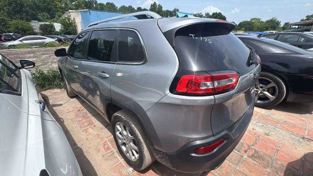 used 2015 Jeep Cherokee car, priced at $3,950