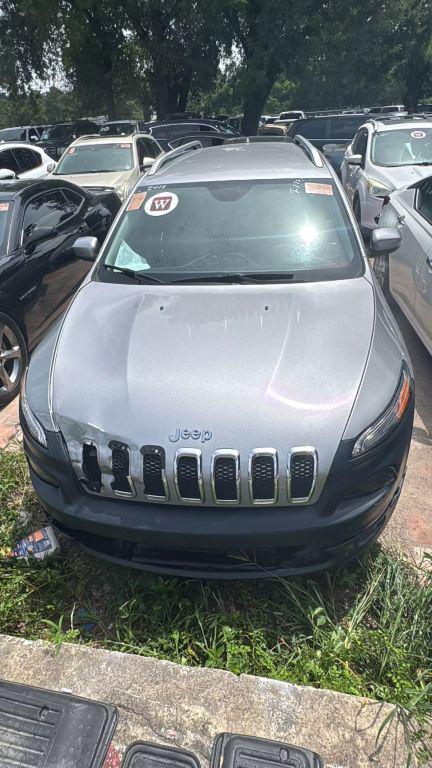 used 2015 Jeep Cherokee car, priced at $3,950