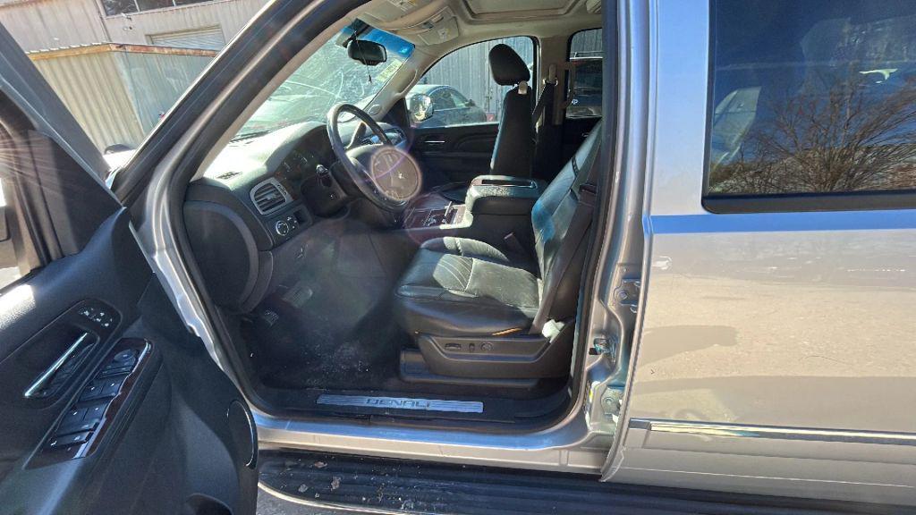 used 2014 GMC Yukon XL car, priced at $5,950