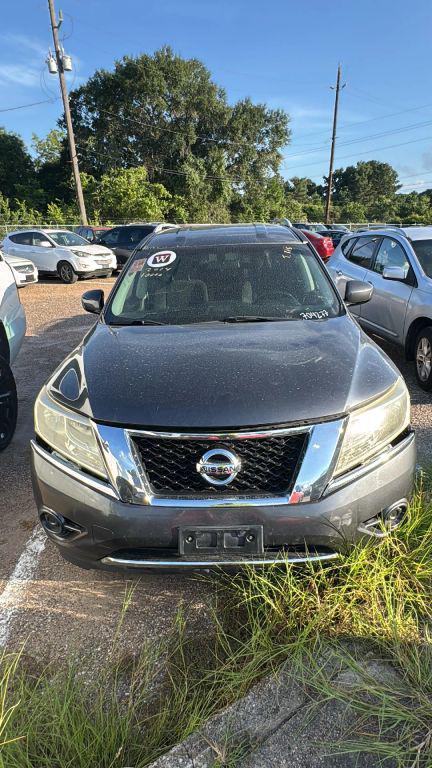used 2014 Nissan Pathfinder car, priced at $2,950