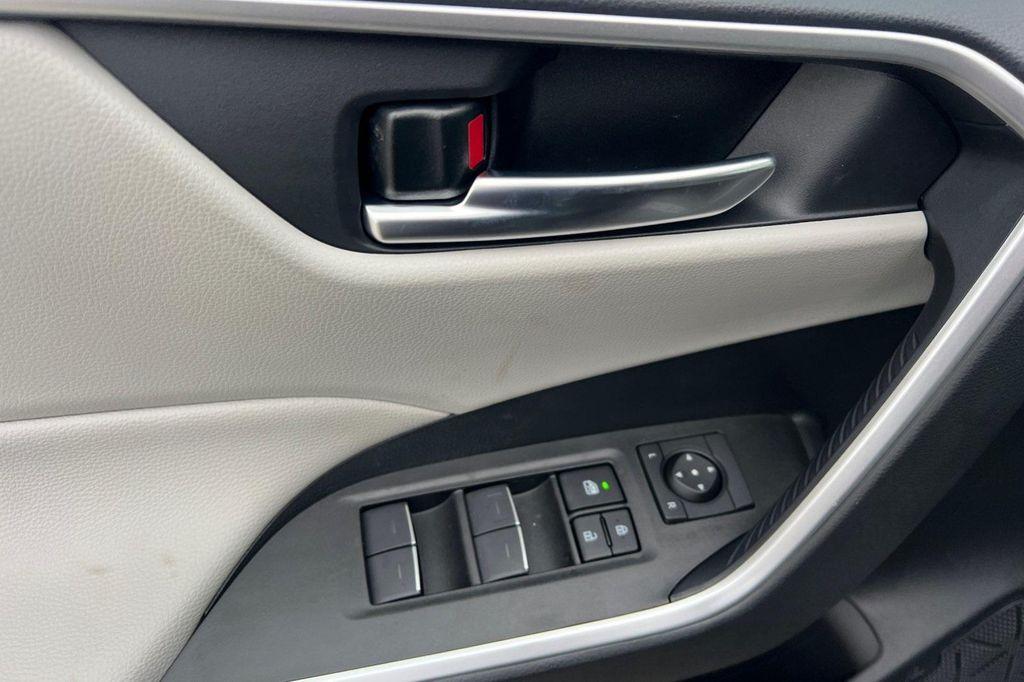 new 2025 Toyota RAV4 car, priced at $35,513