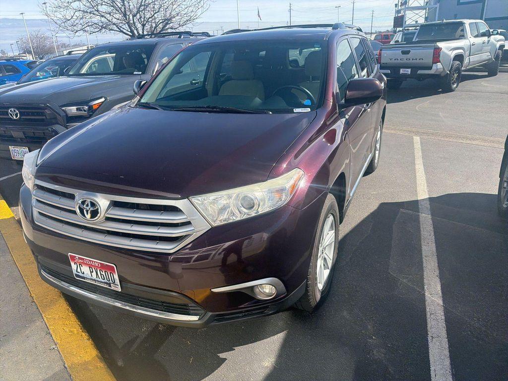 used 2013 Toyota Highlander car, priced at $14,000