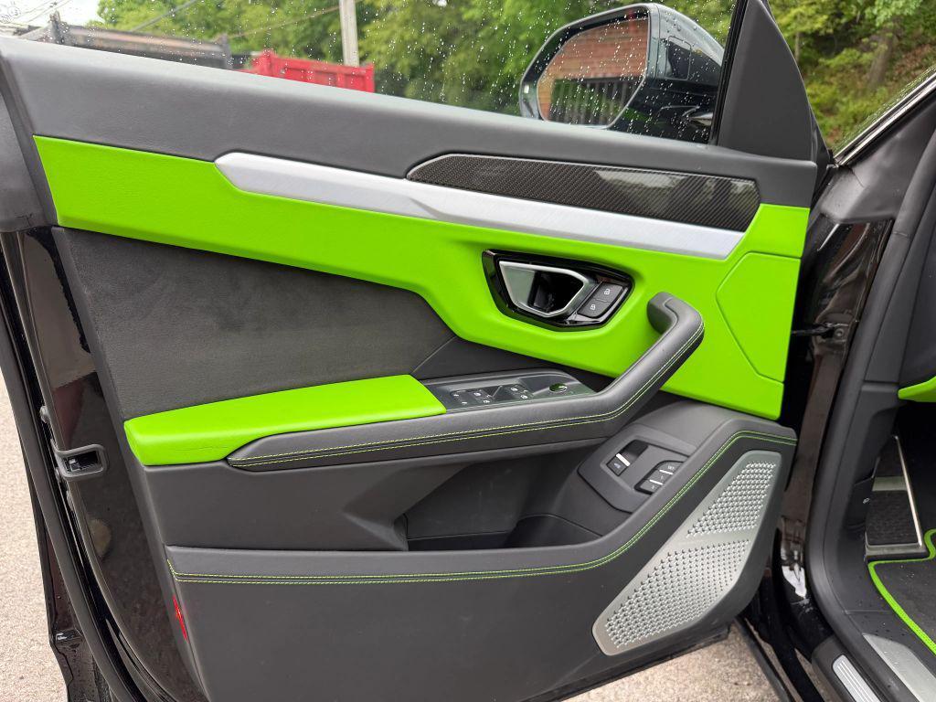 used 2019 Lamborghini Urus car, priced at $173,000