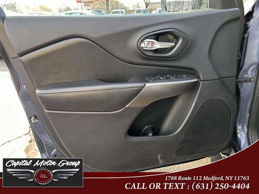 used 2020 Jeep Cherokee car, priced at $13,577