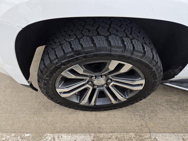 used 2017 GMC Yukon car, priced at $25,991