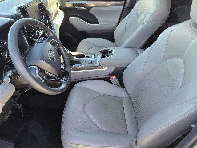 used 2020 Toyota Highlander car, priced at $28,992