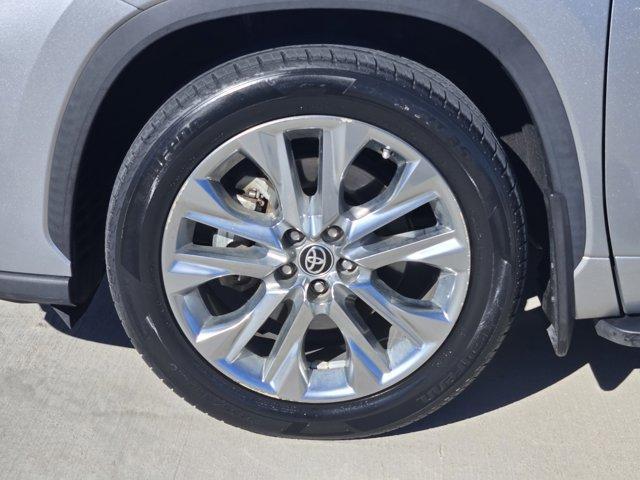 used 2020 Toyota Highlander car, priced at $28,992