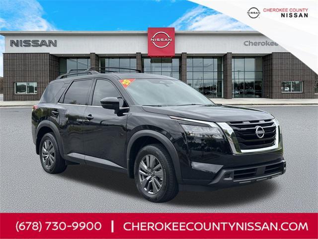 2025 Super Black Nissan Pathfinder