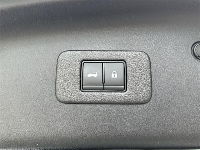 2024 Aspen White Nissan Armada