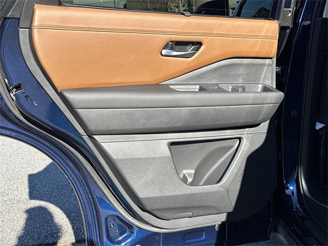 new 2025 Nissan Pathfinder car, priced at $41,174