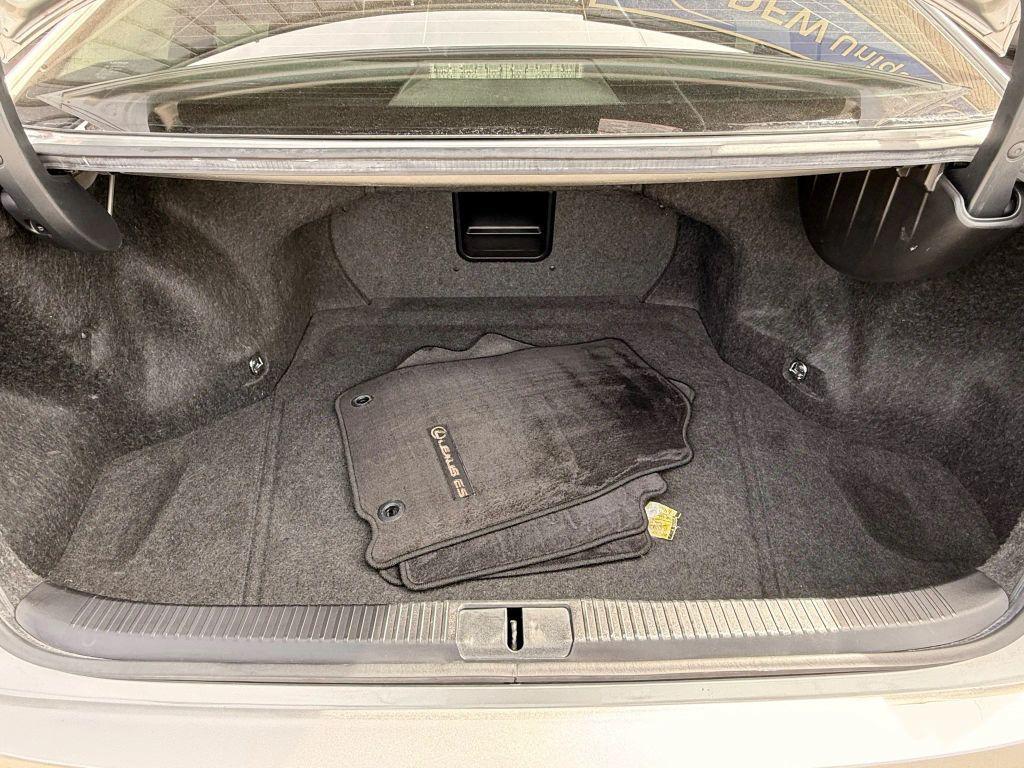 used 2015 Lexus ES 350 car, priced at $15,995