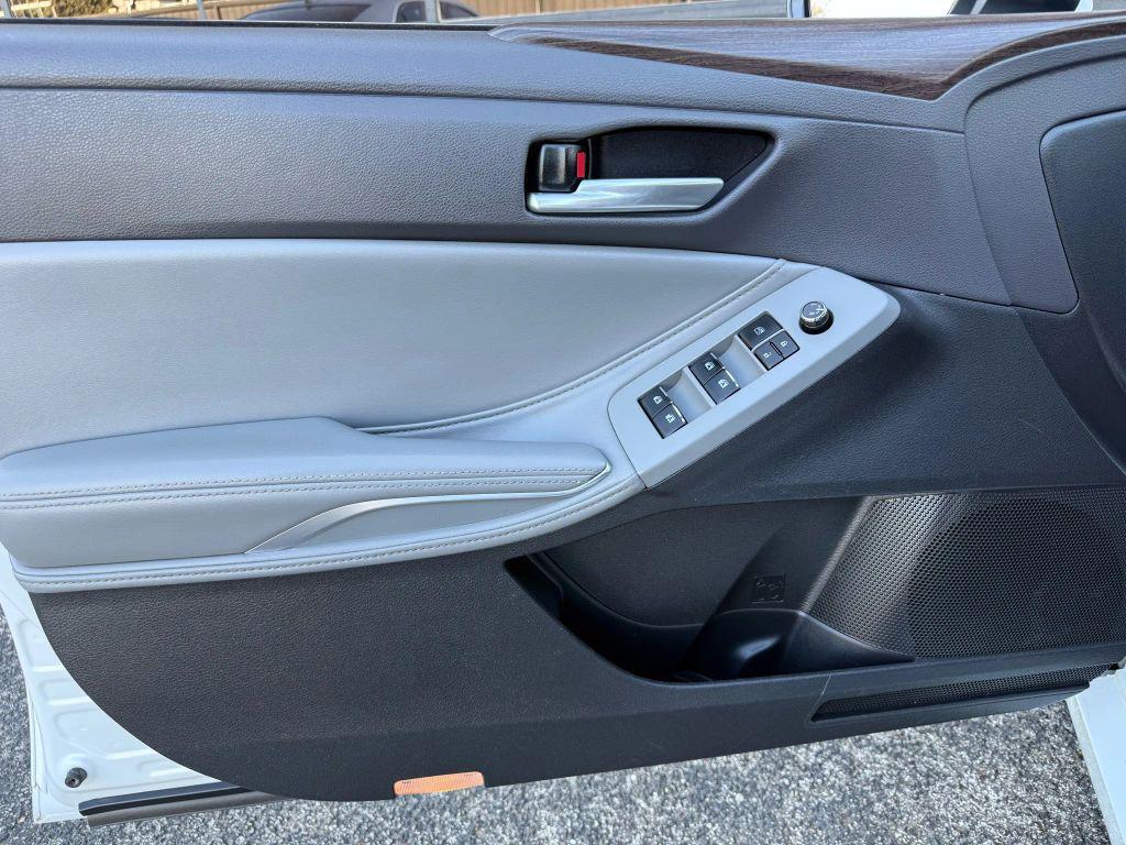 used 2021 Toyota Avalon car, priced at $20,888
