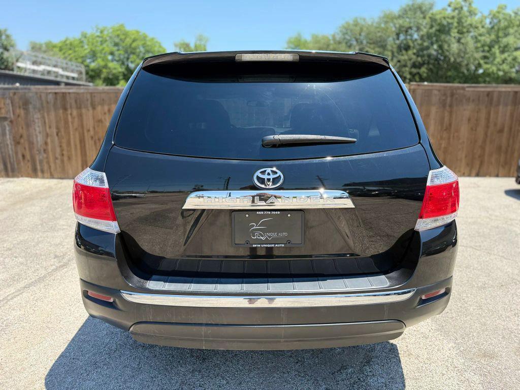used 2013 Toyota Highlander car, priced at $13,495