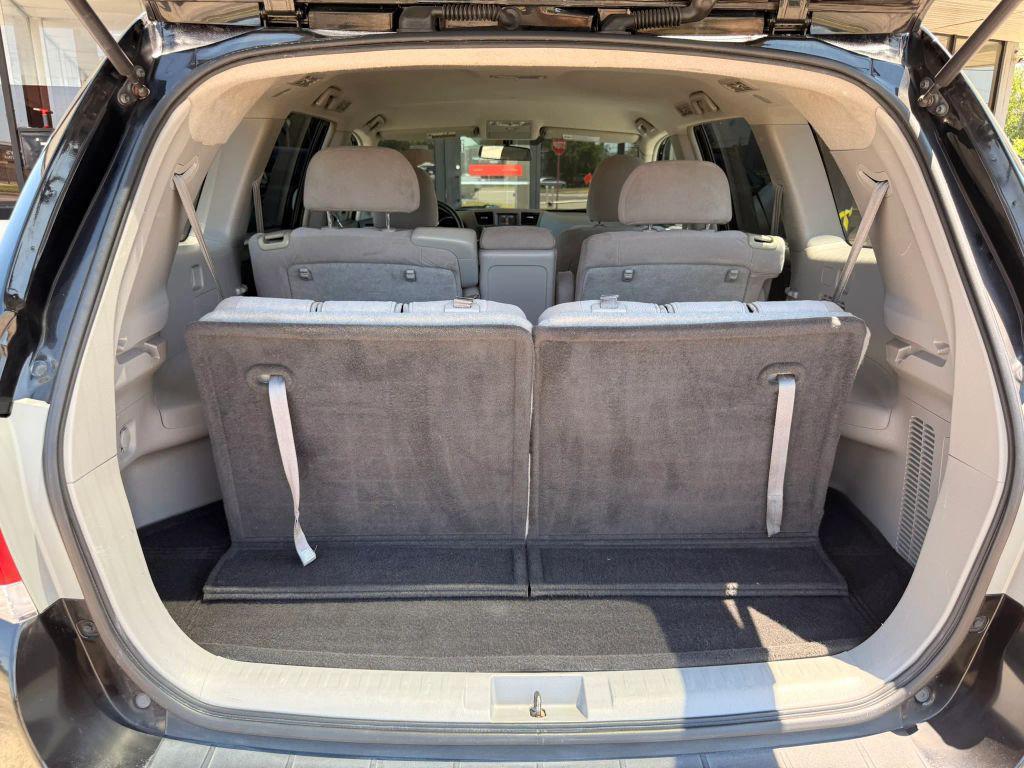 used 2013 Toyota Highlander car, priced at $13,495