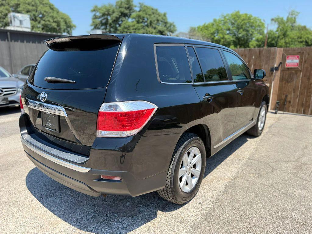 used 2013 Toyota Highlander car, priced at $13,495
