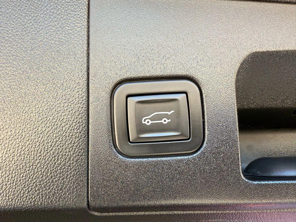 used 2017 Cadillac XT5 car, priced at $18,995