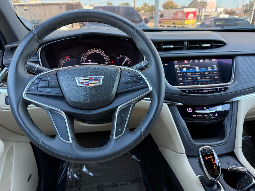 used 2017 Cadillac XT5 car, priced at $18,995