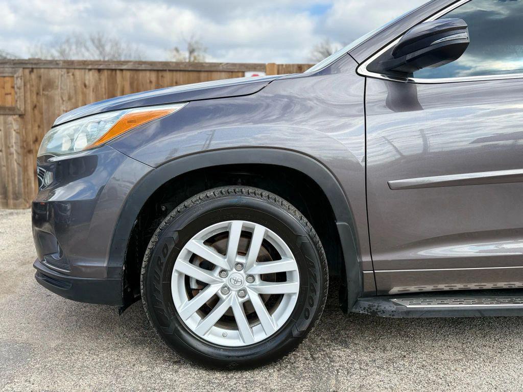 used 2015 Toyota Highlander car, priced at $13,888