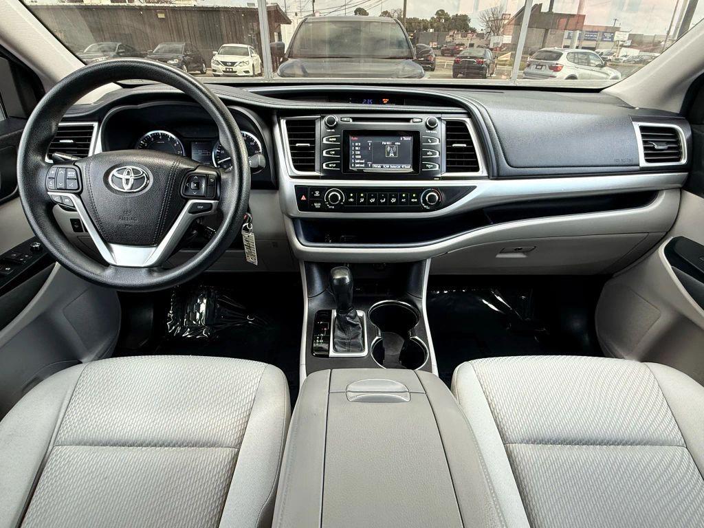 used 2015 Toyota Highlander car, priced at $13,888