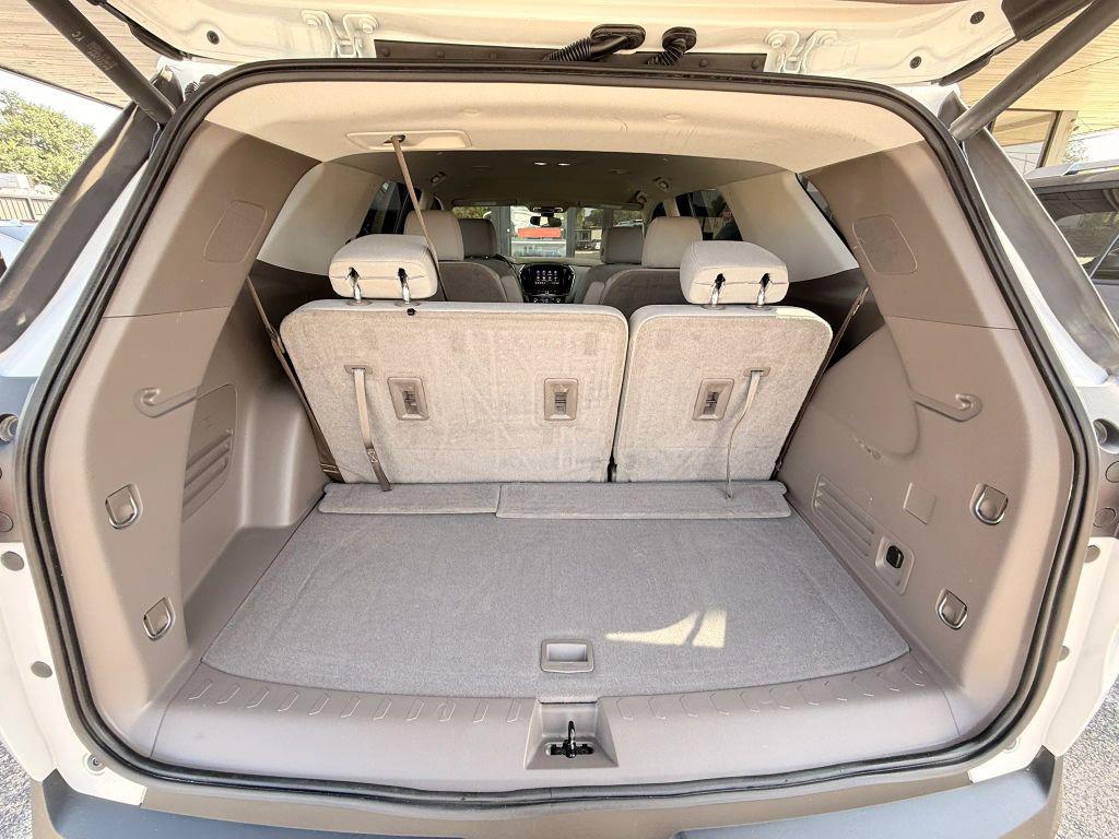 used 2020 Chevrolet Traverse car, priced at $15,995