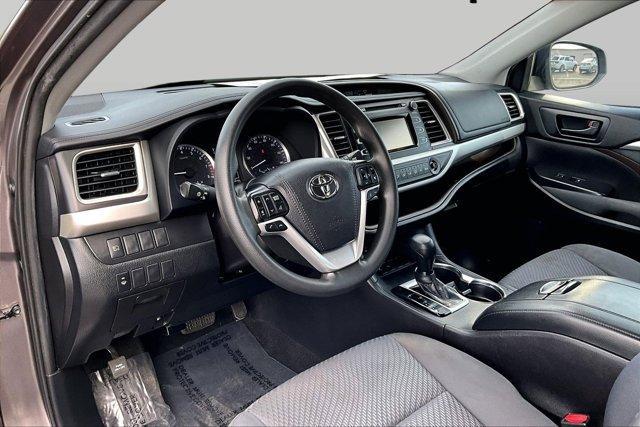 used 2019 Toyota Highlander car, priced at $23,089