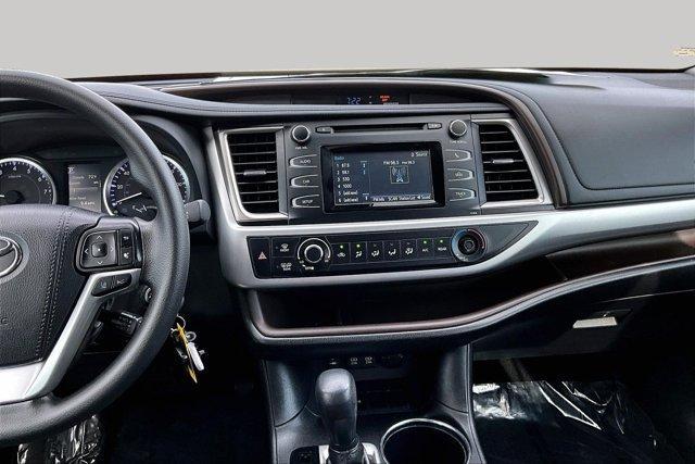 used 2019 Toyota Highlander car, priced at $23,089