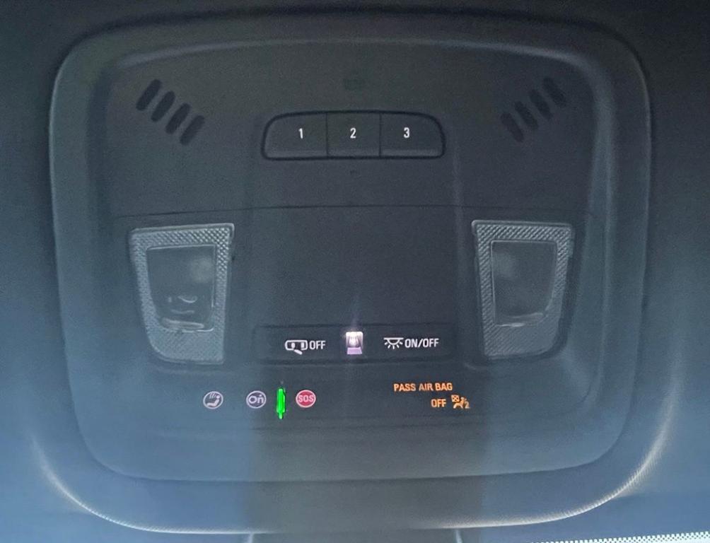 used 2022 Chevrolet Traverse car, priced at $26,526