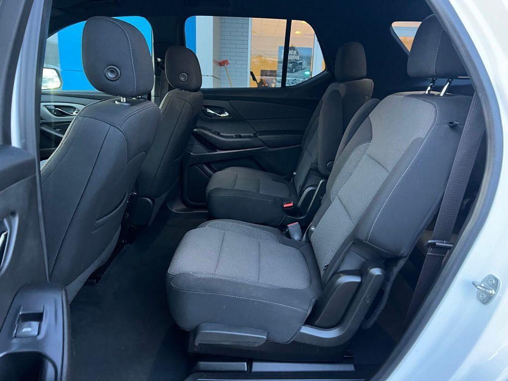 used 2022 Chevrolet Traverse car, priced at $26,526