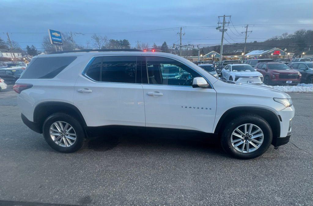 used 2022 Chevrolet Traverse car, priced at $26,526