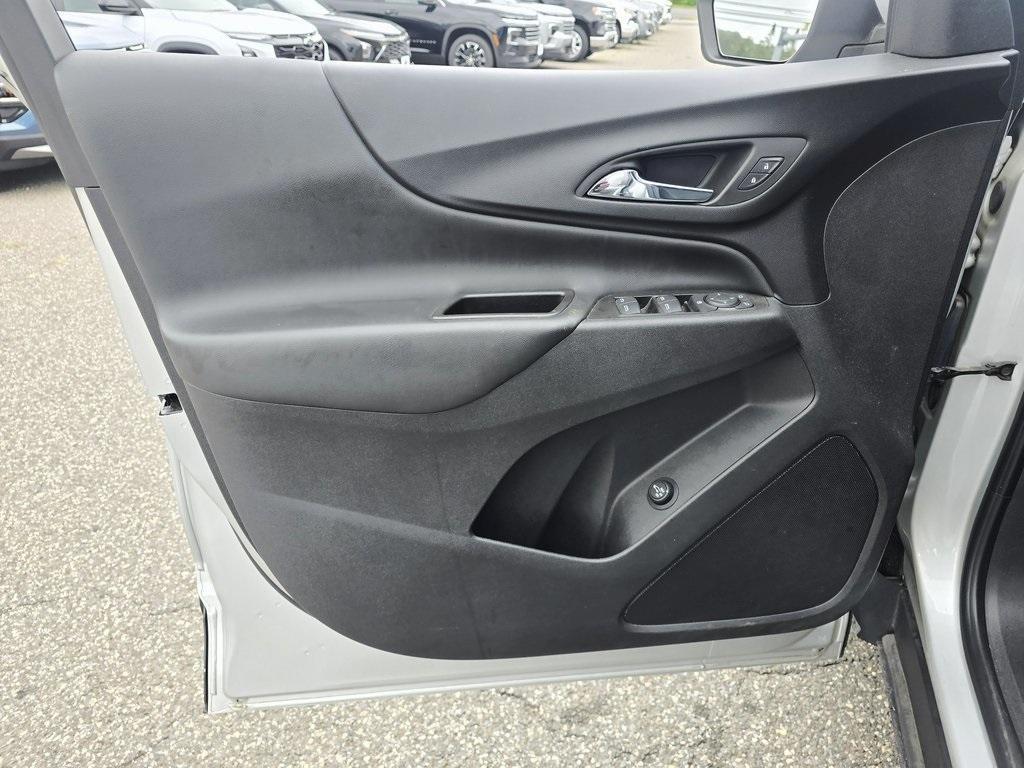 used 2022 Chevrolet Equinox car, priced at $22,868