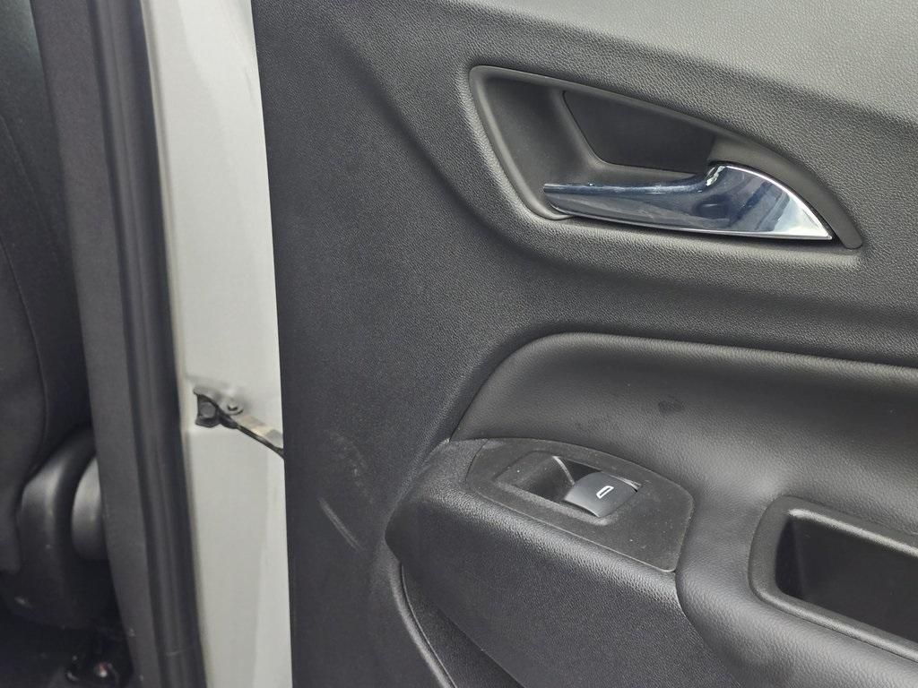 used 2022 Chevrolet Equinox car, priced at $22,868