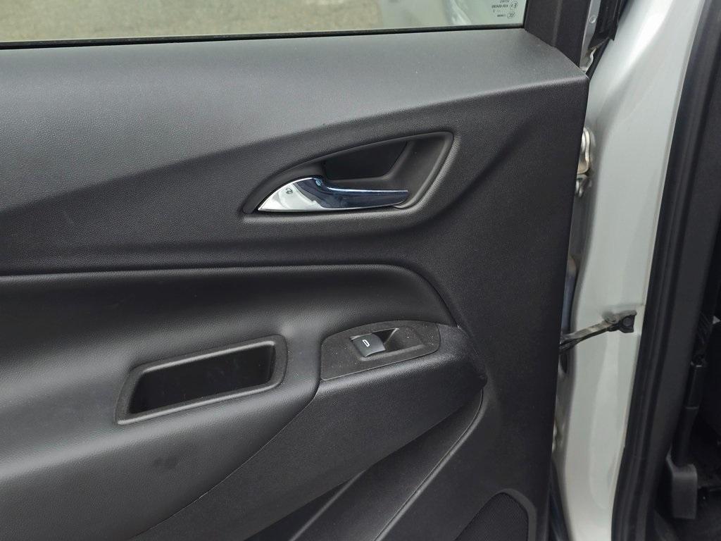 used 2022 Chevrolet Equinox car, priced at $22,868