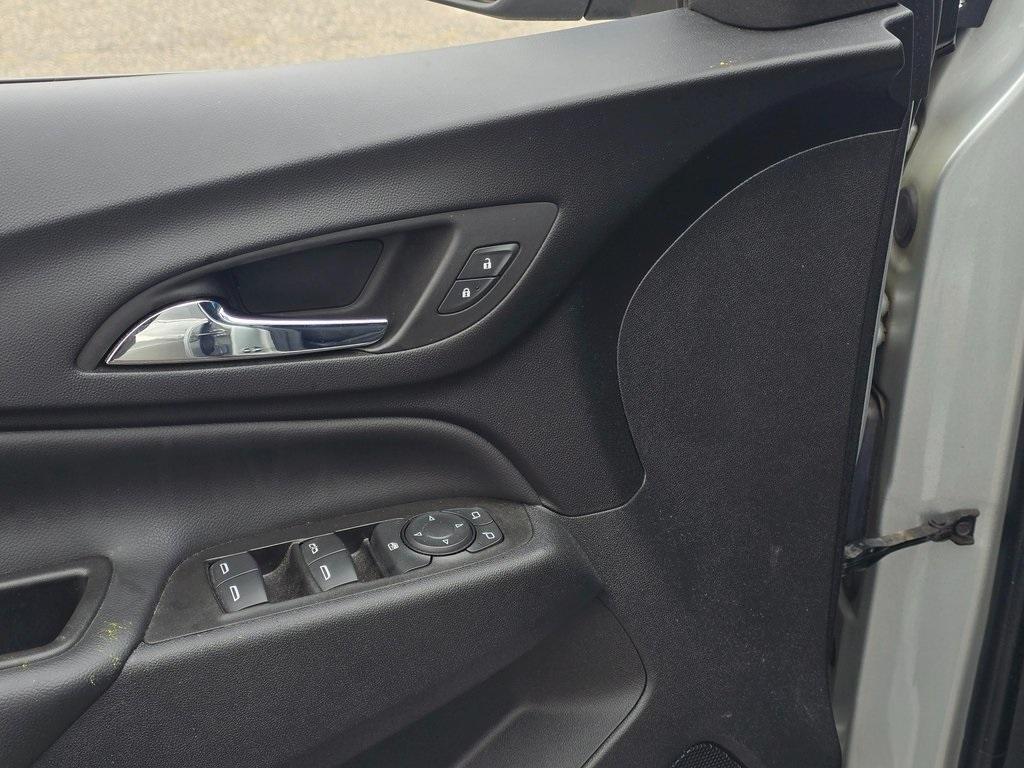 used 2022 Chevrolet Equinox car, priced at $22,868