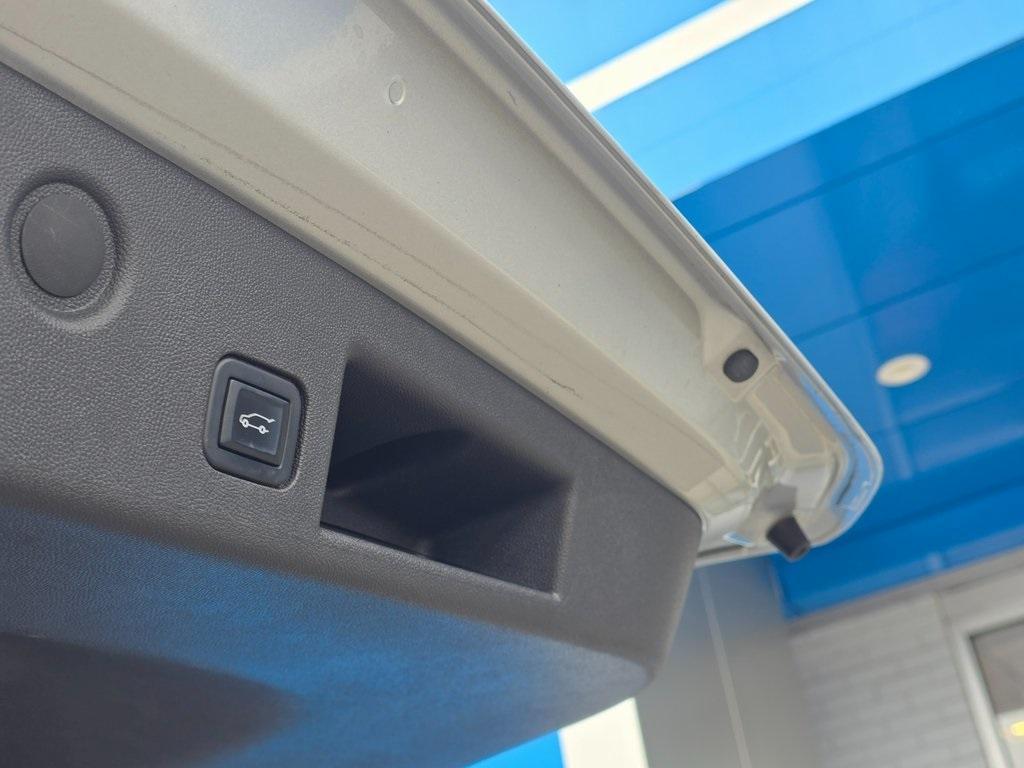 used 2022 Chevrolet Equinox car, priced at $22,868