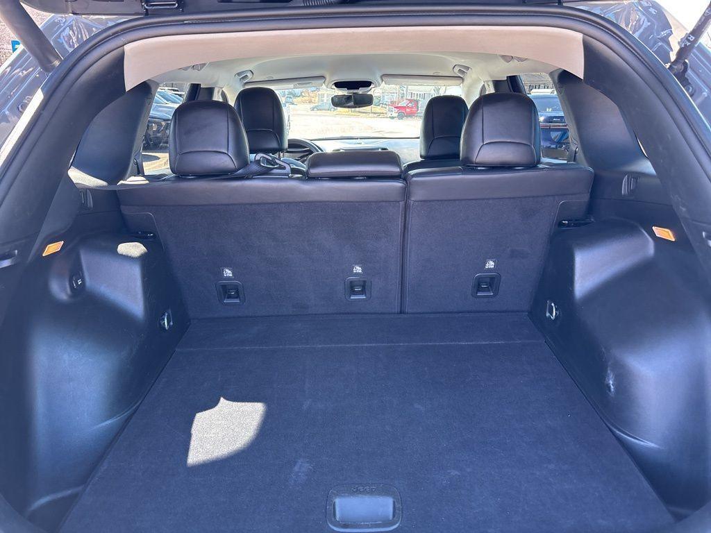 used 2023 Jeep Cherokee car, priced at $20,971