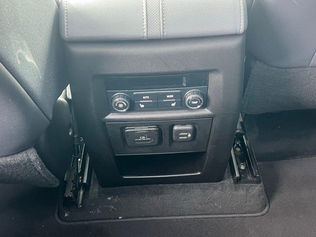 used 2018 Chevrolet Traverse car, priced at $16,392