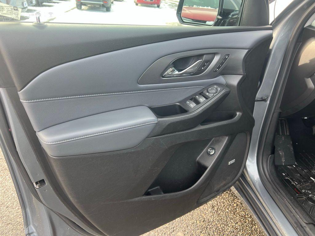 used 2018 Chevrolet Traverse car, priced at $16,392