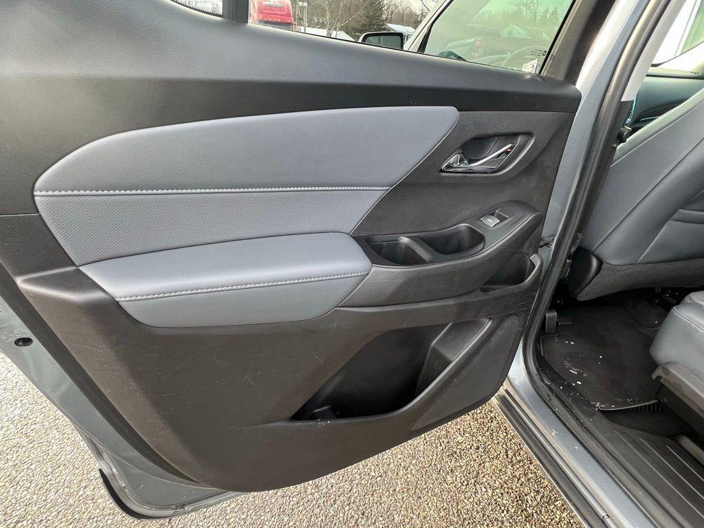 used 2018 Chevrolet Traverse car, priced at $16,392