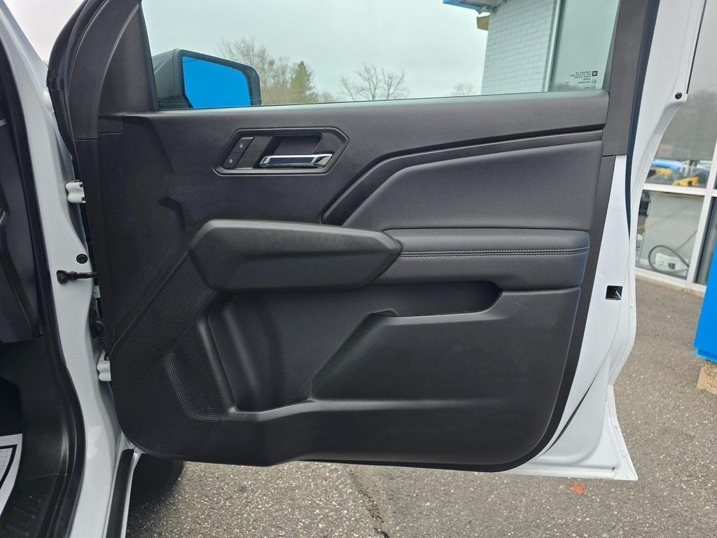 used 2024 Chevrolet Colorado car, priced at $30,958