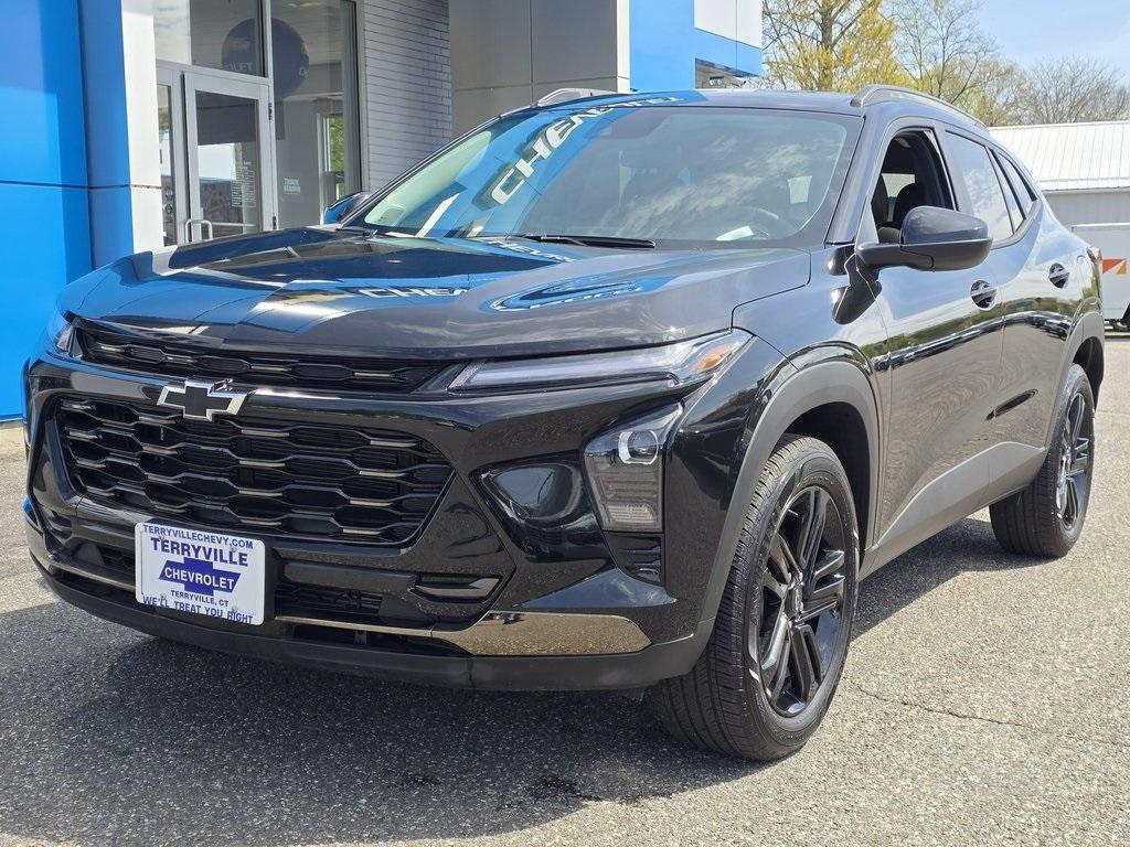 used 2025 Chevrolet Trax car, priced at $24,997