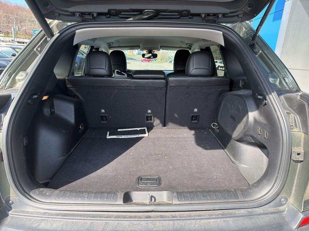 used 2019 Jeep Cherokee car, priced at $17,900