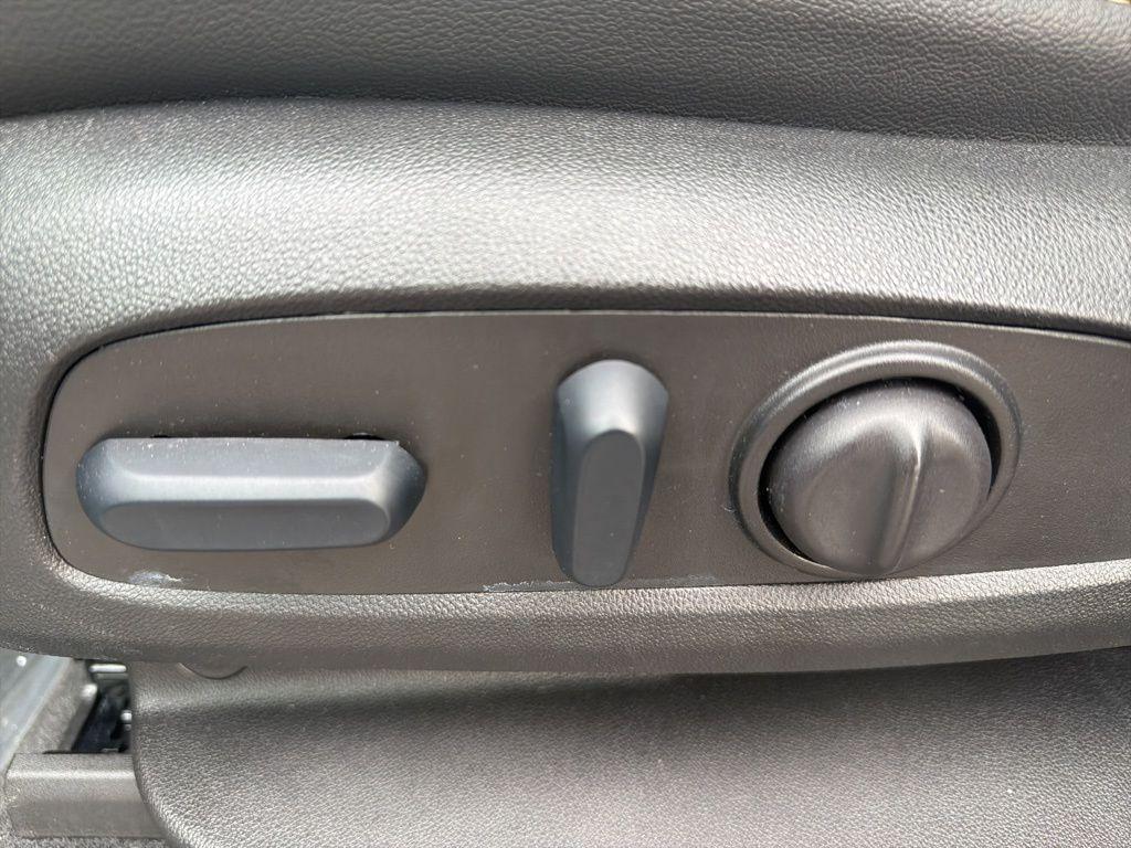 used 2023 Chevrolet Traverse car, priced at $39,723