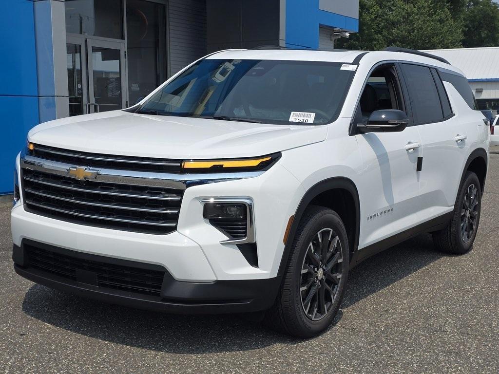 new 2026 Chevrolet Traverse car, priced at $45,360