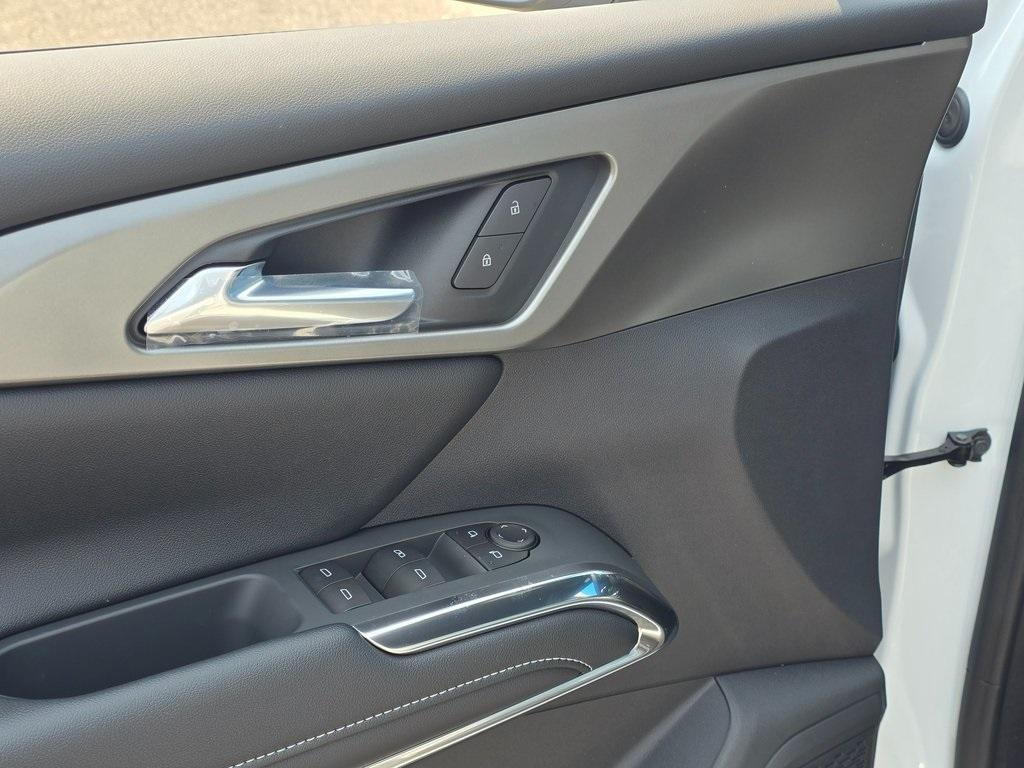 new 2026 Chevrolet Traverse car, priced at $45,360