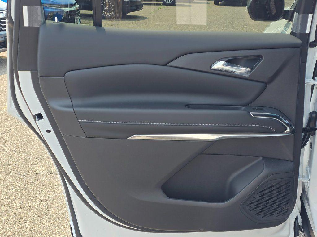 new 2026 Chevrolet Traverse car, priced at $44,360