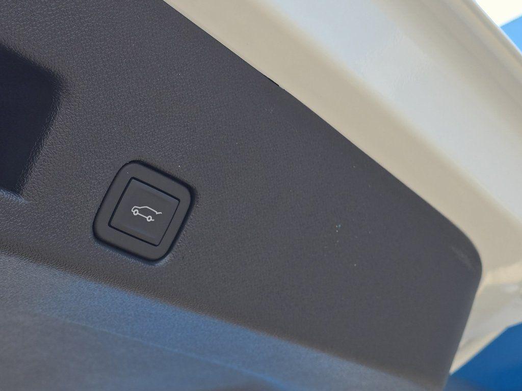 new 2026 Chevrolet Traverse car, priced at $44,360