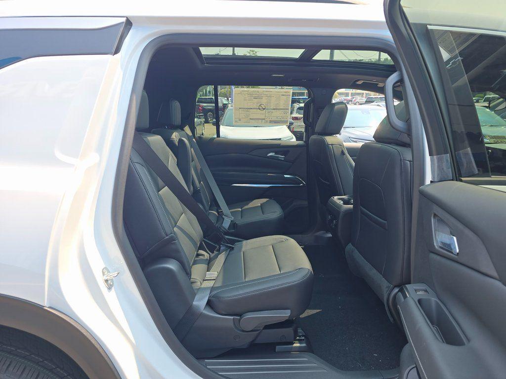 new 2026 Chevrolet Traverse car, priced at $44,360