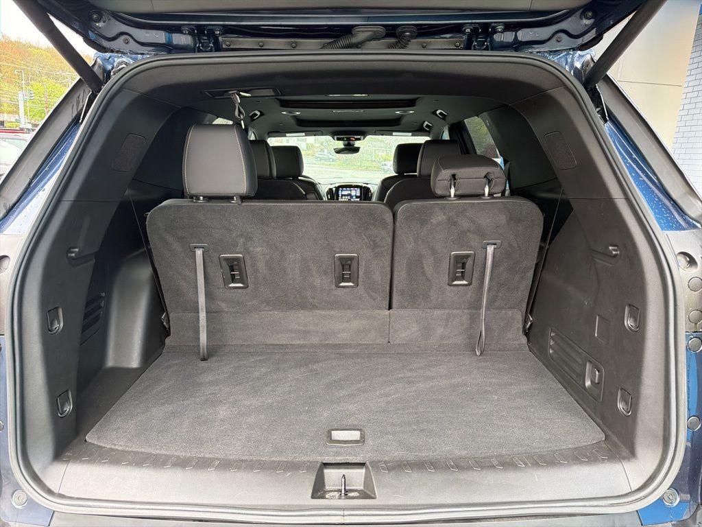used 2023 Chevrolet Traverse car, priced at $31,697