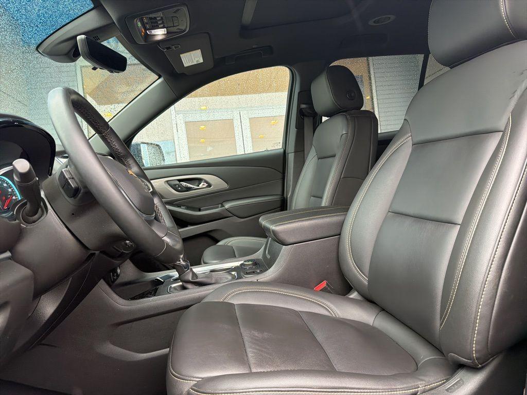 used 2023 Chevrolet Traverse car, priced at $31,697