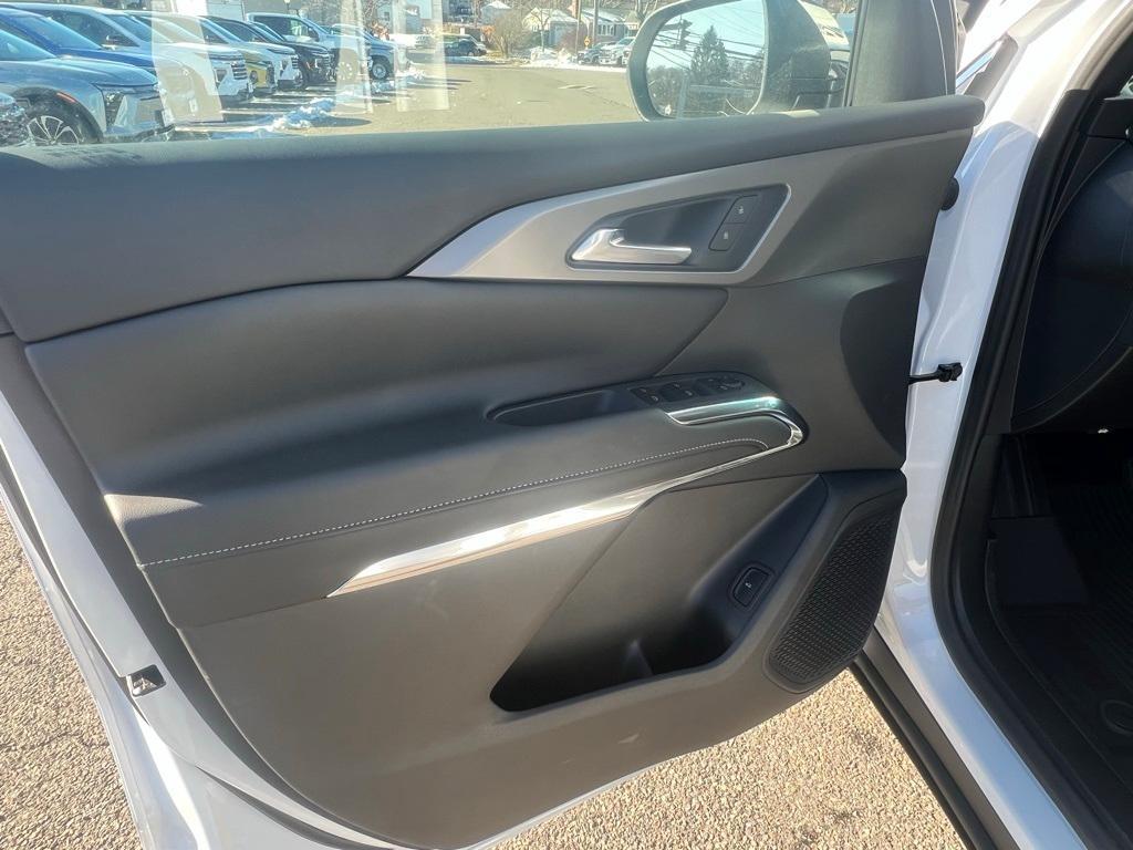 new 2026 Chevrolet Traverse car, priced at $40,533